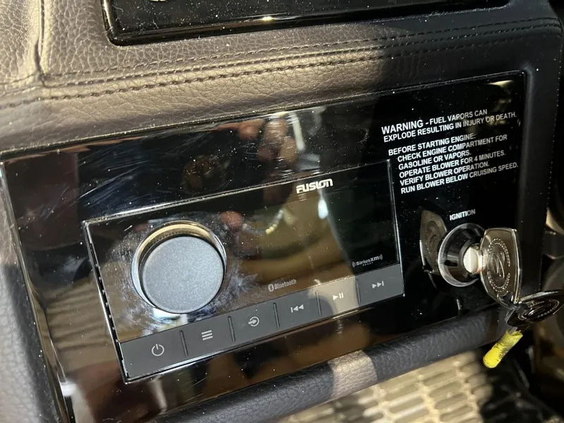 Slide: The Image of Cobalt R8 Surf 2026 - 14