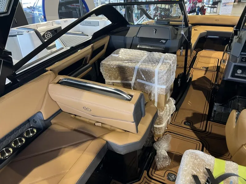 Slide: The Image of Cobalt R8 Surf 2026 - 17