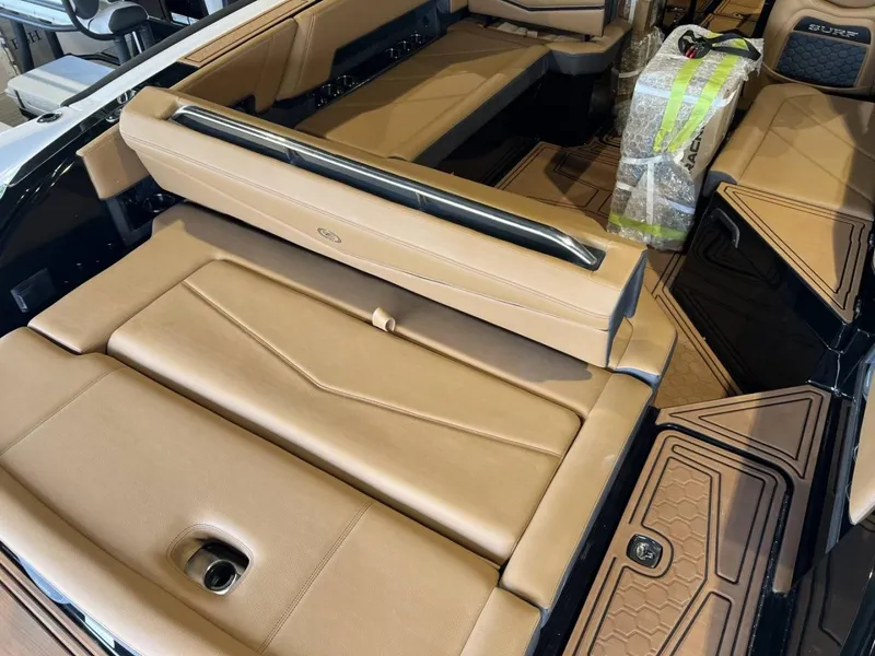 Slide: The Image of Cobalt R8 Surf 2026 - 19