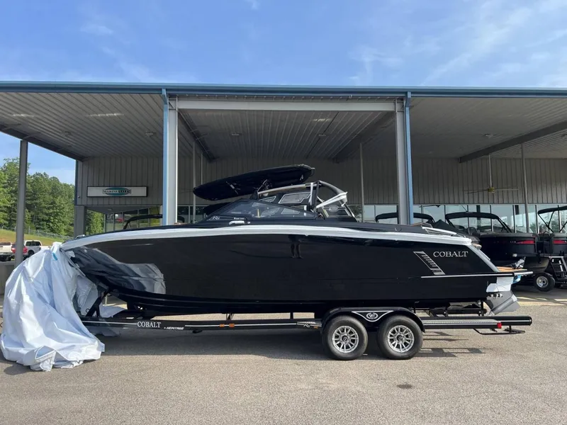 Slide: The Image of Cobalt R8 Surf 2026 - 3