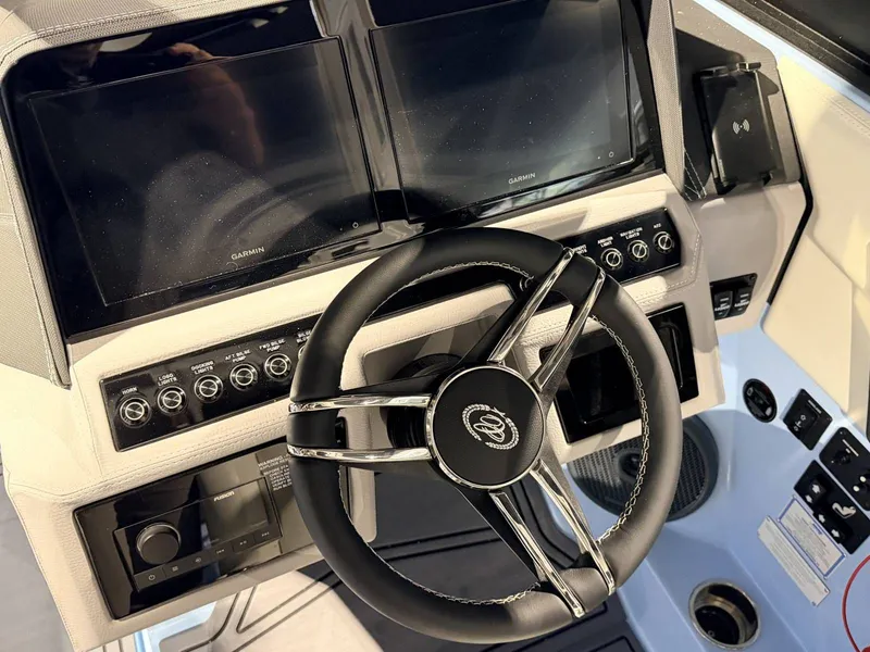 Slide: The Image of Cobalt R8 Surf 2026 - 16