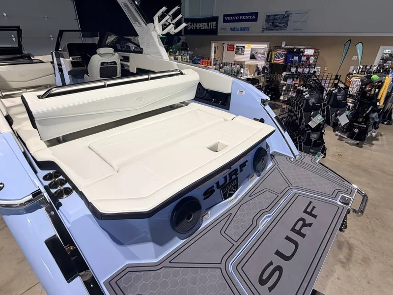 Slide: The Image of Cobalt R8 Surf 2026 - 4