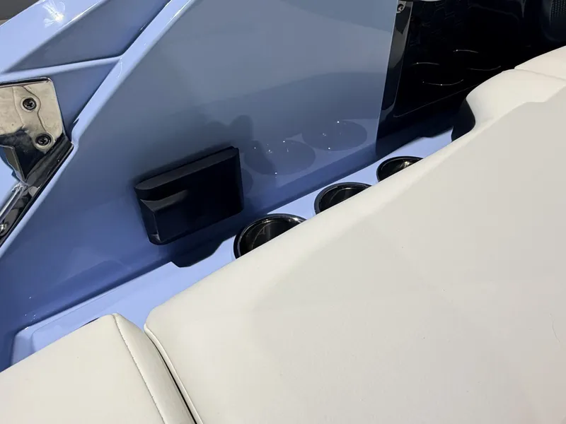 Slide: The Image of Cobalt R8 Surf 2026 - 5