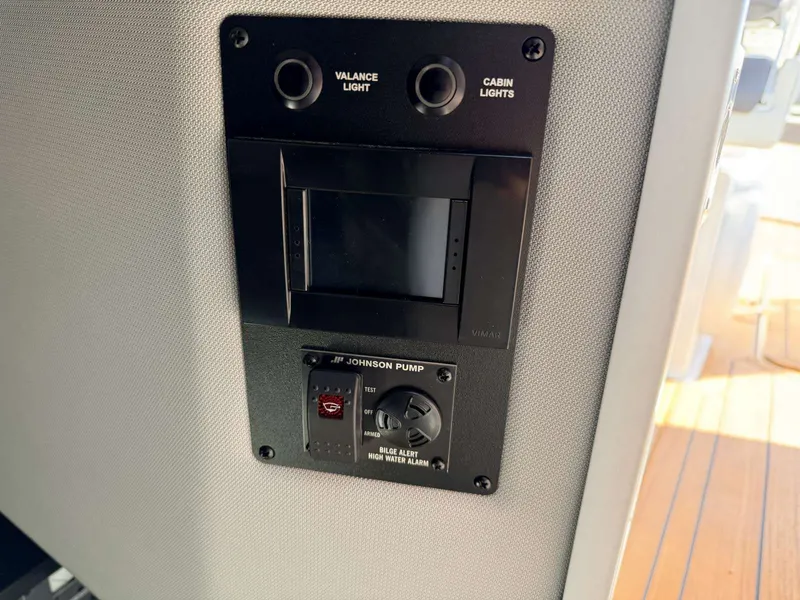 Slide: The Image of Cobalt R33 2023 - 14