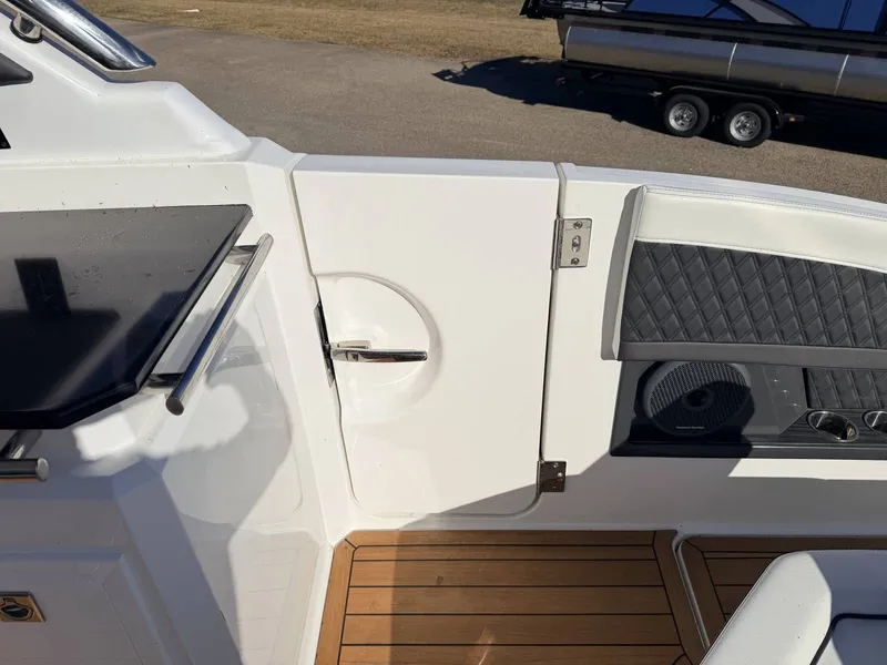 Slide: The Image of Cobalt R33 2023 - 16