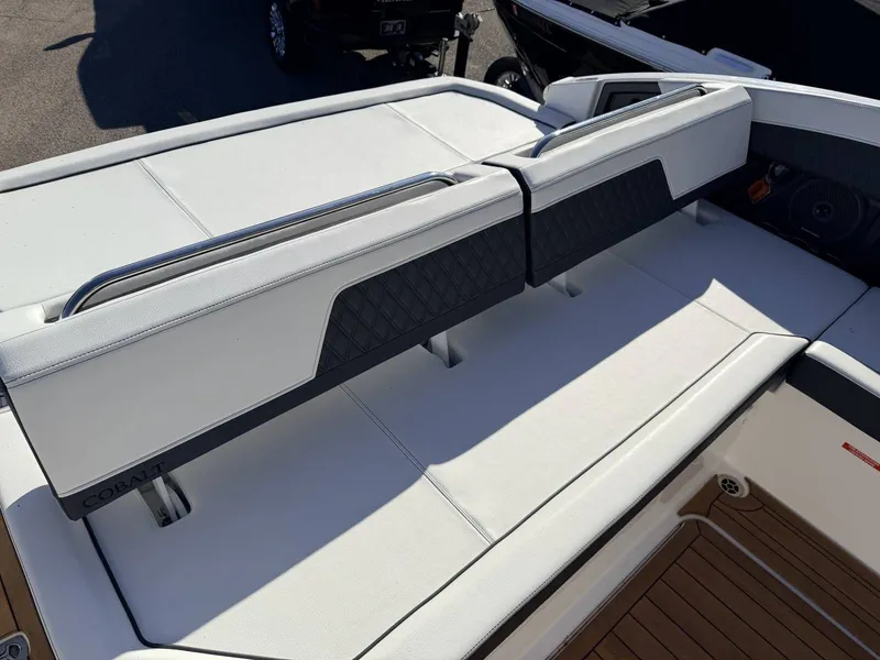 Slide: The Image of Cobalt R33 2023 - 21