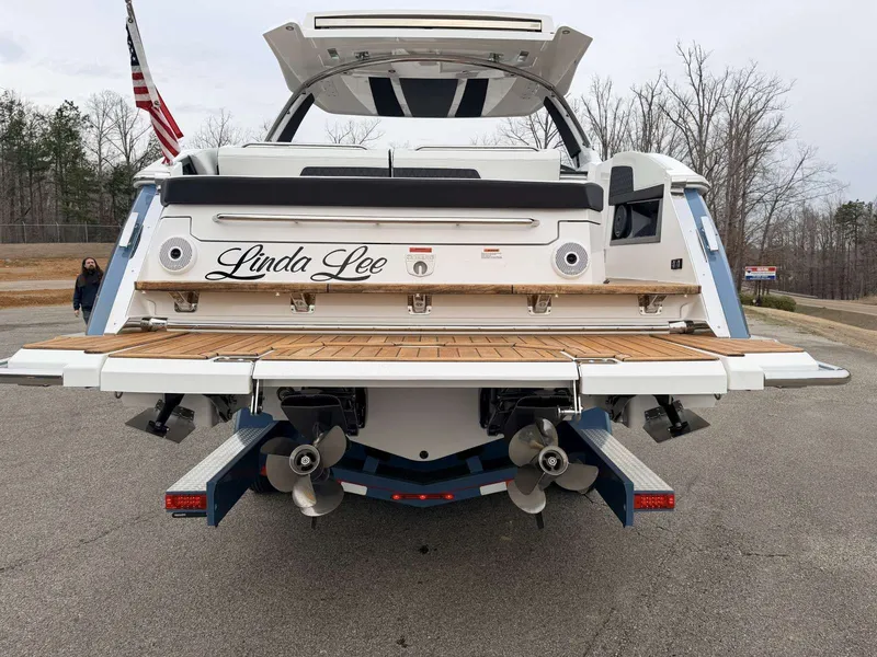 Slide: The Image of Cobalt R33 2023 - 25