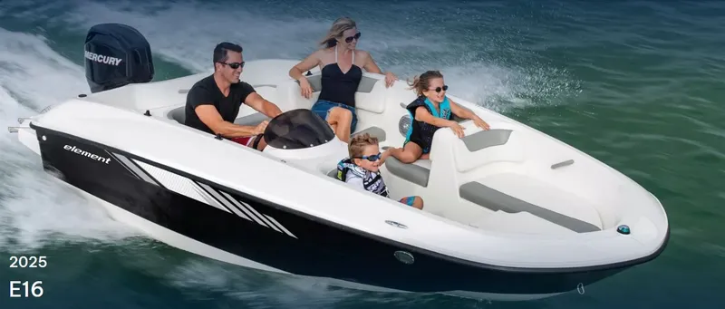 Slide: The Image of Bayliner Deckboat E16 Limited 2026 - 6
