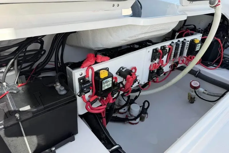 Slide: The Image of Electrical system of a 2020 Everglades 253 Center Console boat, showcasing wiring and components. - 18