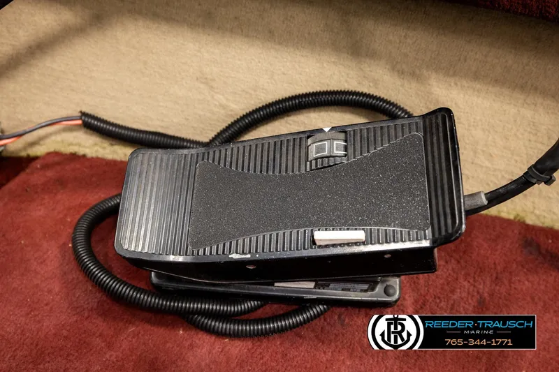 Slide: The Image of Foot pedal control in a 1999 Lowe Sea Nymph V 179 SCX boat, Reeder-Trausch Marine. - 43
