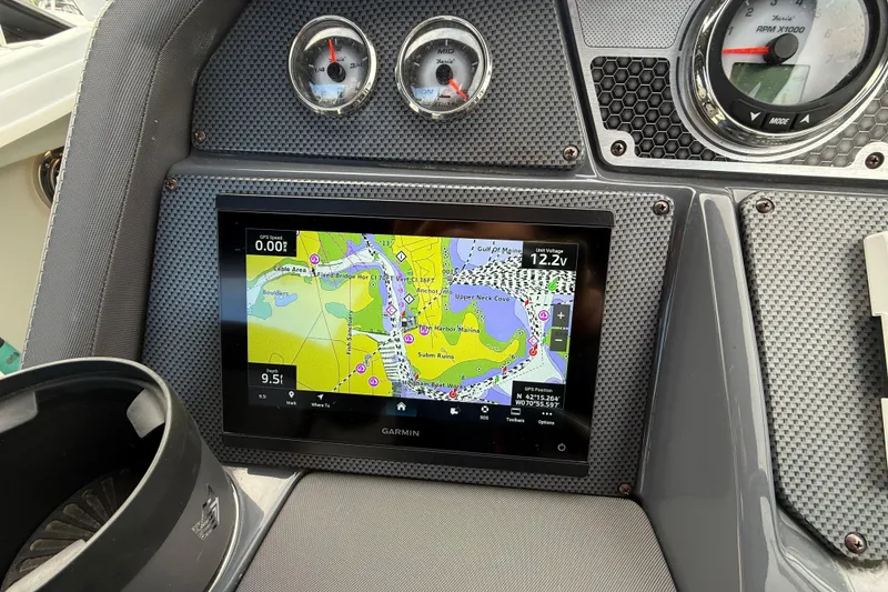 Slide: The Image of Garmin - on - 13