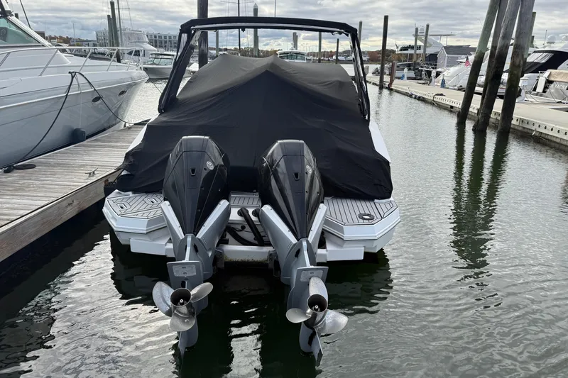 Slide: The Image of Transom - engines up - 3