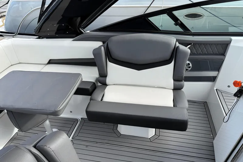 Slide: The Image of Cockpit seat - port side - 7