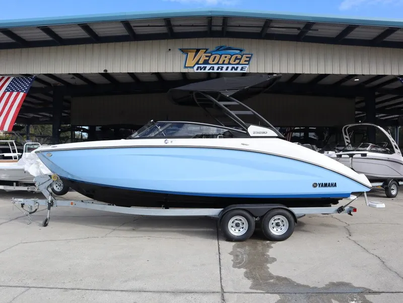 The Image of Yamaha 252SD 2026 - 1