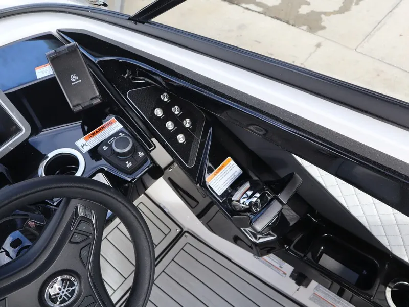 Slide: The Image of Yamaha 252SD 2026 - 18