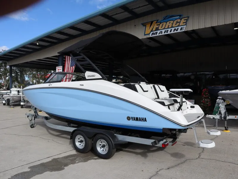 Slide: The Image of Yamaha 252SD 2026 - 3