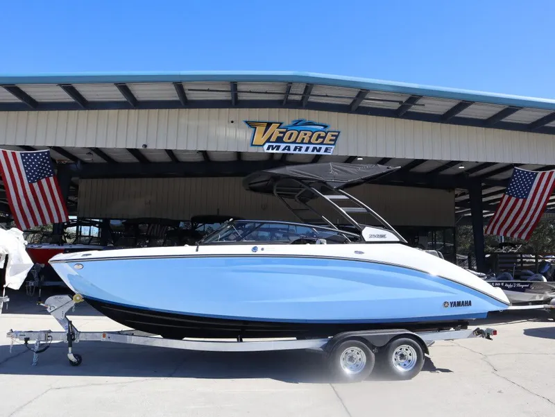 Slide: The Image of Yamaha 252SE 2026 - 1