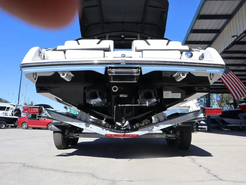 Slide: The Image of Yamaha 252SE 2026 - 10