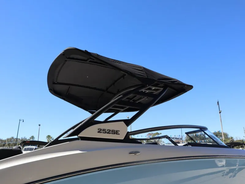 Slide: The Image of Yamaha 252SE 2026 - 14