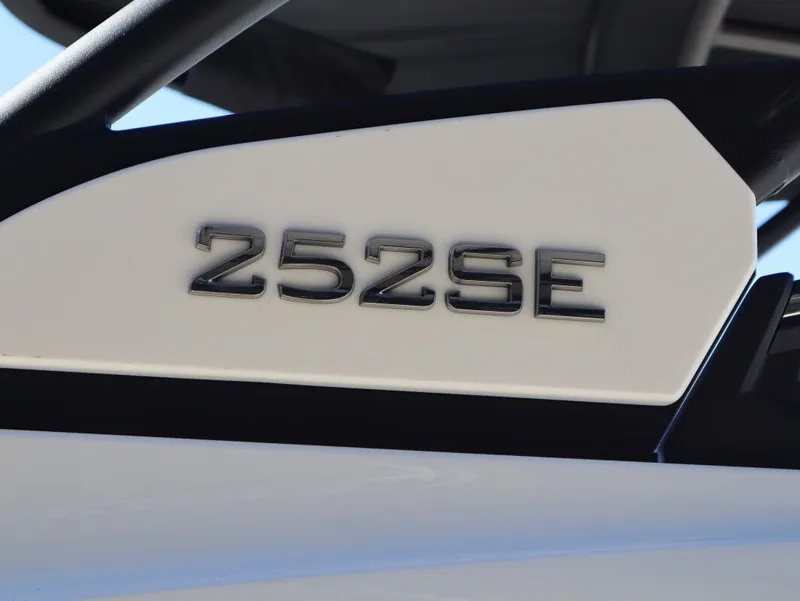 Slide: The Image of Yamaha 252SE 2026 - 15