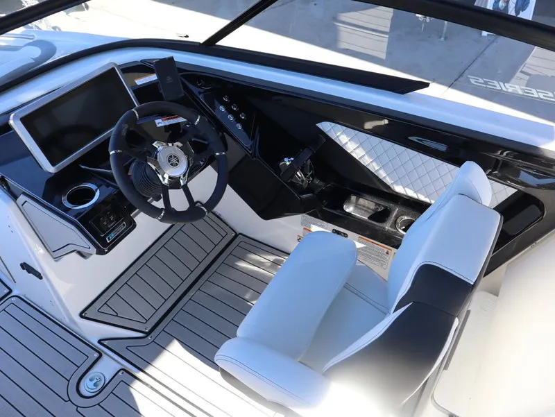 Slide: The Image of Yamaha 252SE 2026 - 21