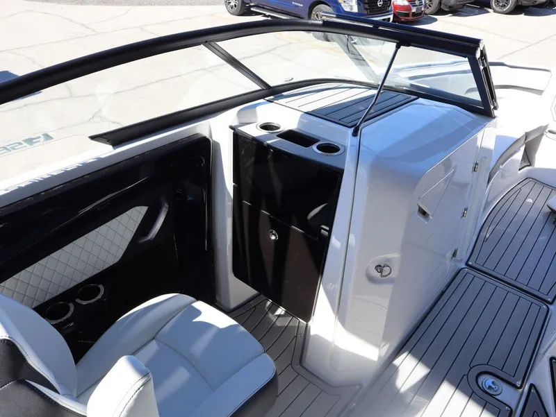 Slide: The Image of Yamaha 252SE 2026 - 24