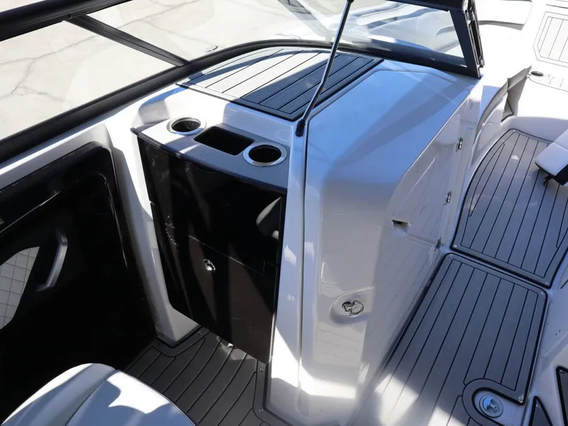 Slide: The Image of Yamaha 252SE 2026 - 25