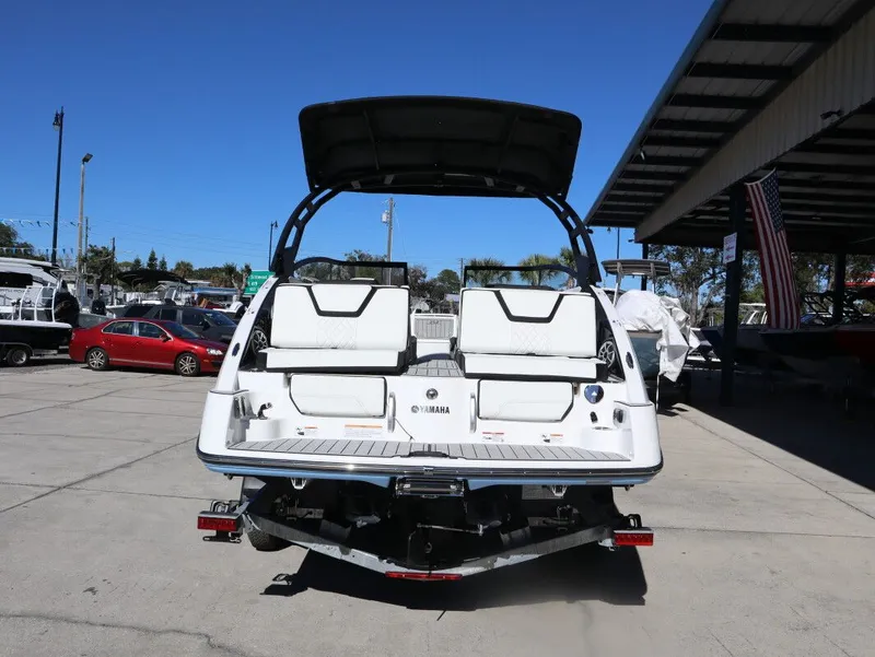 Slide: The Image of Yamaha 252SE 2026 - 7