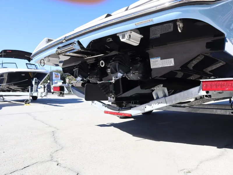 Slide: The Image of Yamaha 252SE 2026 - 9