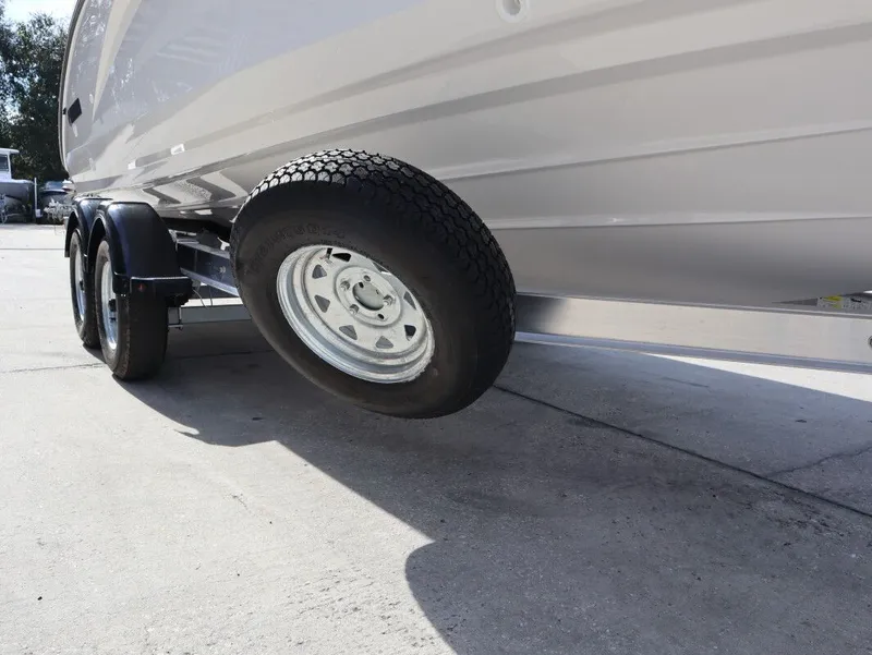 Slide: The Image of Yamaha 220 FSH Sport 2026 - 10