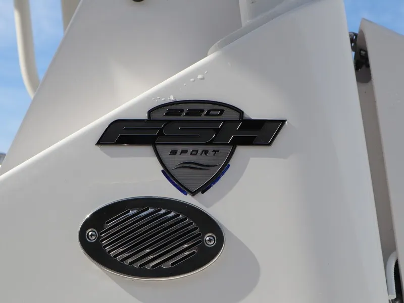 Slide: The Image of Yamaha 220 FSH Sport 2026 - 11