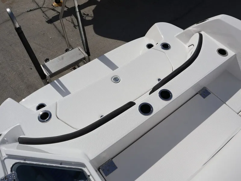 Slide: The Image of Yamaha 220 FSH Sport 2026 - 12