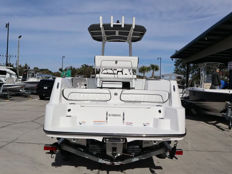 Slide: The Image of Yamaha 220 FSH Sport 2026 - 7