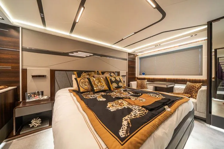 Slide: The Image of 2022 Sunseeker Predator 65 - Image 37 - 37