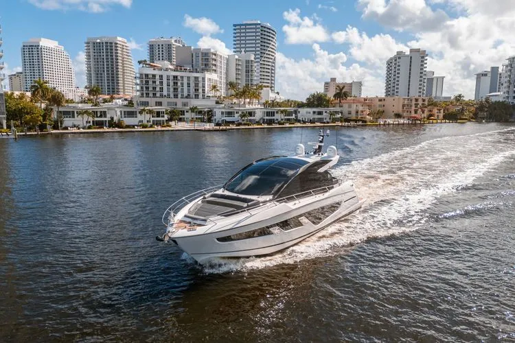 Slide: The Image of 2022 Sunseeker Predator 65 - Image 7 - 7