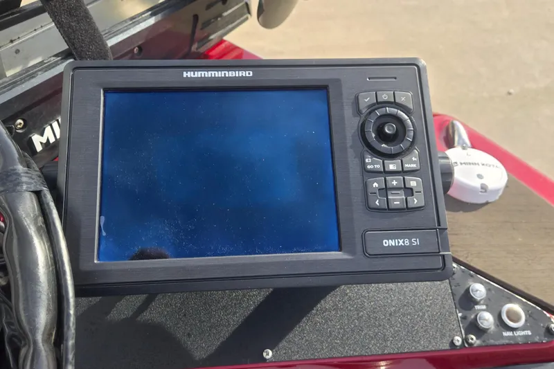 Slide: The Image of Humminbird ONIX8 SI fishfinder on 2020 Vexus VX20 boat dashboard. - 10