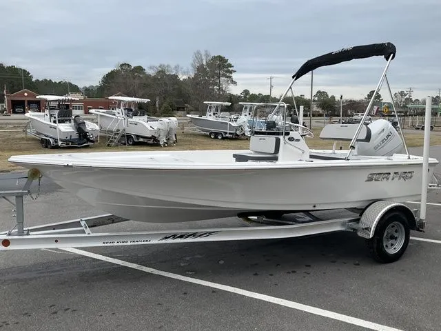 Slide: The Image of Sea Pro 172 Bay 2025 - 15