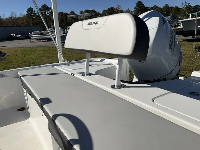 Slide: The Image of Sea Pro 172 Bay 2025 - 4