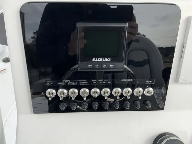 Slide: The Image of Sea Pro 230 Bay Boat 2026 - 17