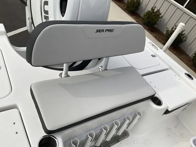 Slide: The Image of Sea Pro 230 Bay Boat 2026 - 21