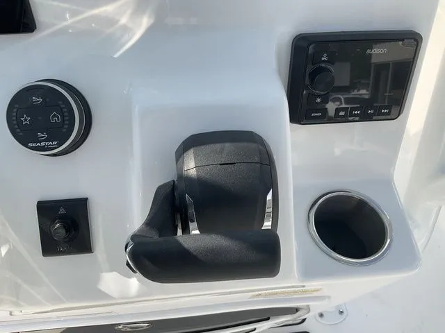 Slide: The Image of Sea Pro 230 Bay Boat 2026 - 19