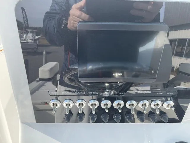 Slide: The Image of Sea Pro 230 Bay Boat 2026 - 20