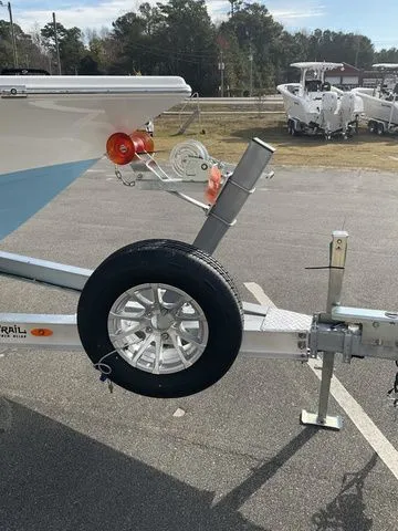 Slide: The Image of Sea Pro 230 Bay Boat 2026 - 32