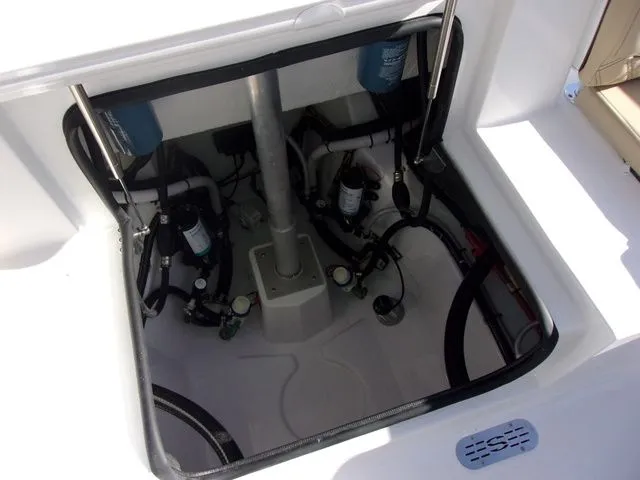 Slide: The Image of Sportsman Heritage 261 Center Console 2026 - 14