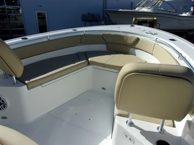 Slide: The Image of Sportsman Heritage 261 Center Console 2026 - 3