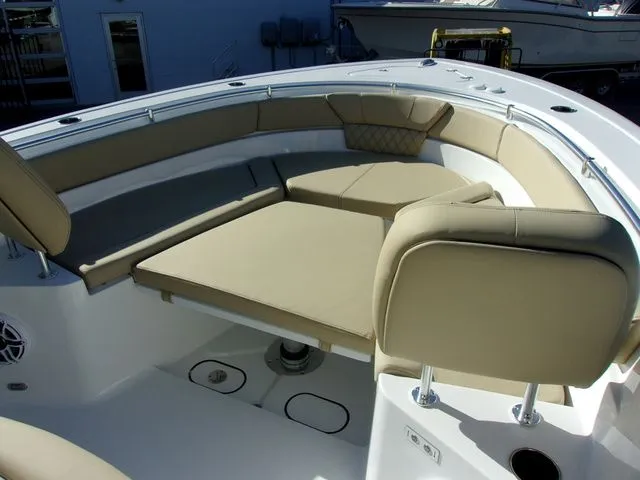 Slide: The Image of Sportsman Heritage 261 Center Console 2026 - 4