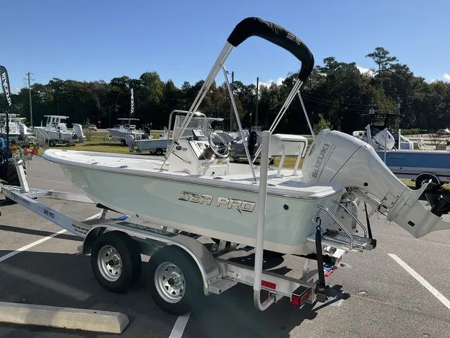 Slide: The Image of Sea Pro 172 Bay 2026 - 17