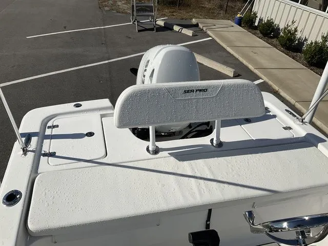 Slide: The Image of Sea Pro 172 Bay 2026 - 8