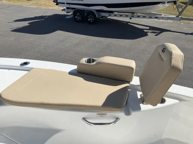 Slide: The Image of Sea Pro 230 DLX 2026 - 11