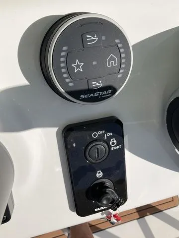 Slide: The Image of Sea Pro 230 DLX 2026 - 18